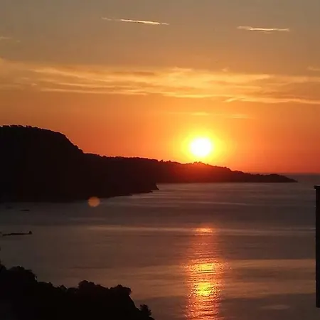 Cala Salions, Chalana I Girona